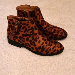 Leopard Time and Tru size 6 1/2 Booties